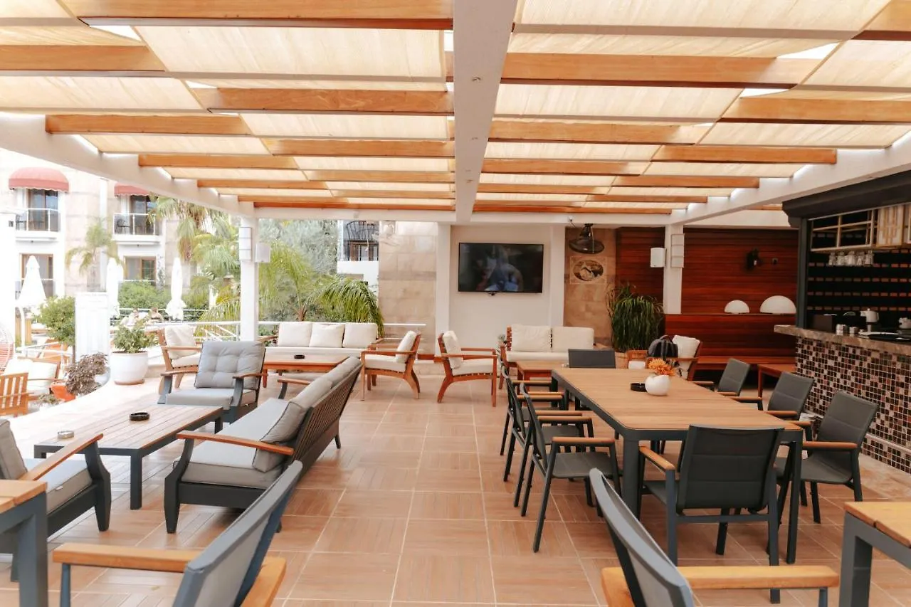 Bodrium Hotel & Spa Bodrum 4*,