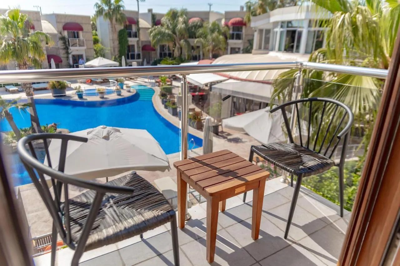 Bodrium Hotel & Spa Bodrum 4*,